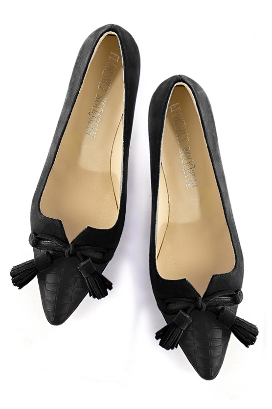 Satin black women's dress pumps, with a knot on the front. Tapered toe. Medium spool heels. Top view - Florence KOOIJMAN